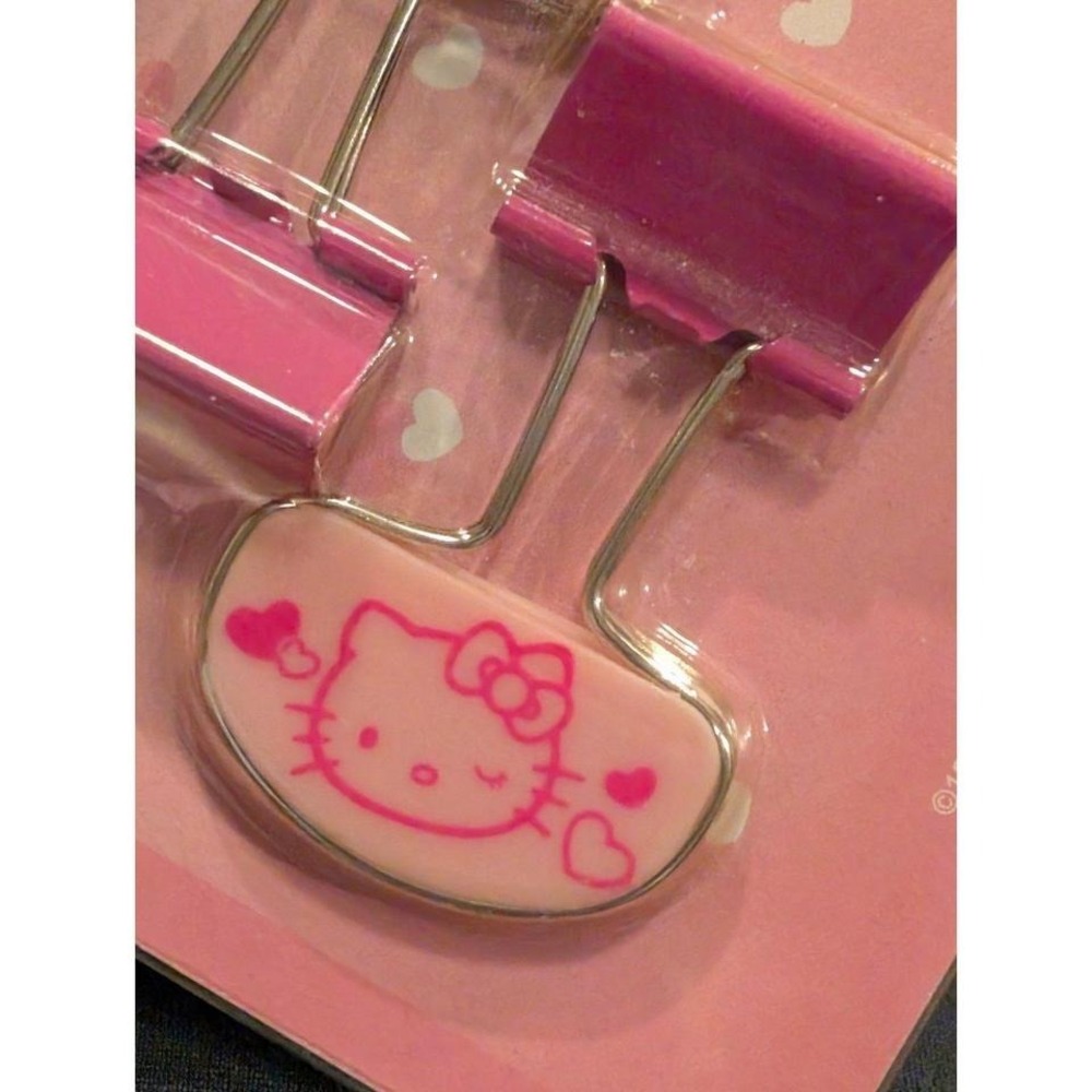 Hello Kitty Binder Clips - Picture 4 of 7